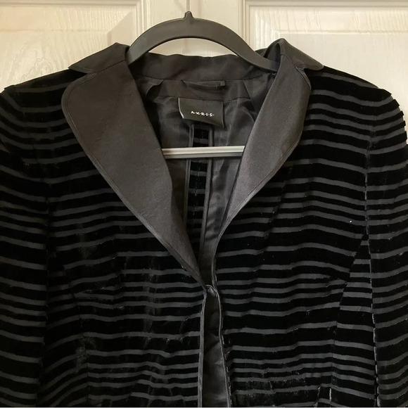 AKRIS Black Velvet Striped Blazer Jacket Size Medium - Picture 3 of 5